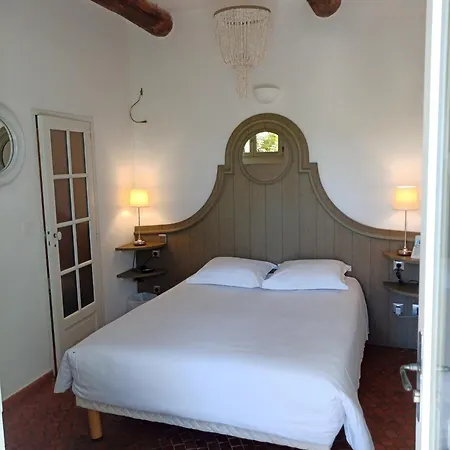 La Ferme Rose-hotel De Charme מוסטיה-סן-מארי