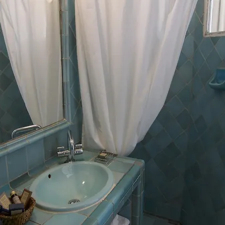 מלון La Ferme Rose-hotel De Charme 3*